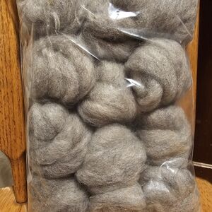 Shetland Natural Wool Roving in Gray Two Ounces per Bag New